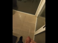 Can't hold and explode piss on the floor 5/16