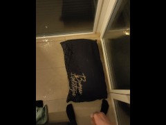 Can't hold and explode piss on the floor 7/16