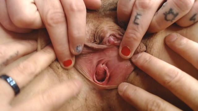 POV Anna трахает пальцами Thick мясистую киску Abbys до оргазма