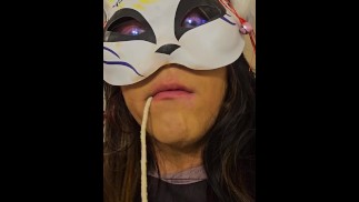 Я глотаю трусики и браслеты и выплевываю их =]