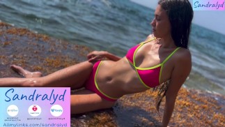 Соло русалки с мурашками по коже и игрой с сосками