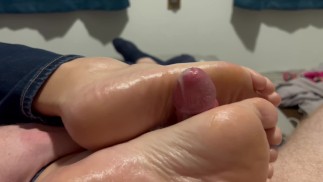 She Loves to Make Me Cum With Her Wrinkly Soles Solejob Footjob