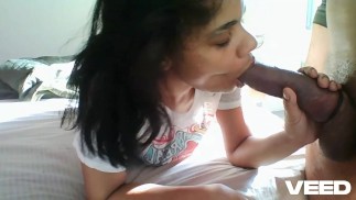 BRAUNER 12 ZOLL GROSSER SCHWANZ BLOW JOB SAUGEN UND SCHLUCKEN ZUNGENFETISCH