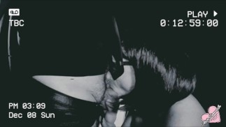 Milfy ZoomedIn - это BatMilf! Смотрите, как она уничтожает злого петуха!