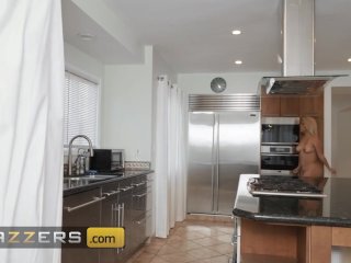 BRAZZERS - Carlita Ray And Maddy May Make A Tutorial On How To Fuck With Her Hung Stepbrother screenshot number 1
