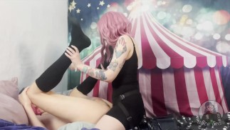 小丑女孩钉马戏团预告片（粉丝免费）