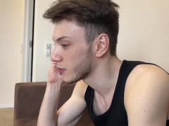 Вызвала молодого массажиста потрахаться 2/16