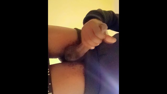 nogrão xeio de tesão batendo uma punheta (negoney)