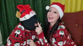 Fetish для страстных поцелуев в губы. Домина целует раба, кормит его апельсином с губ