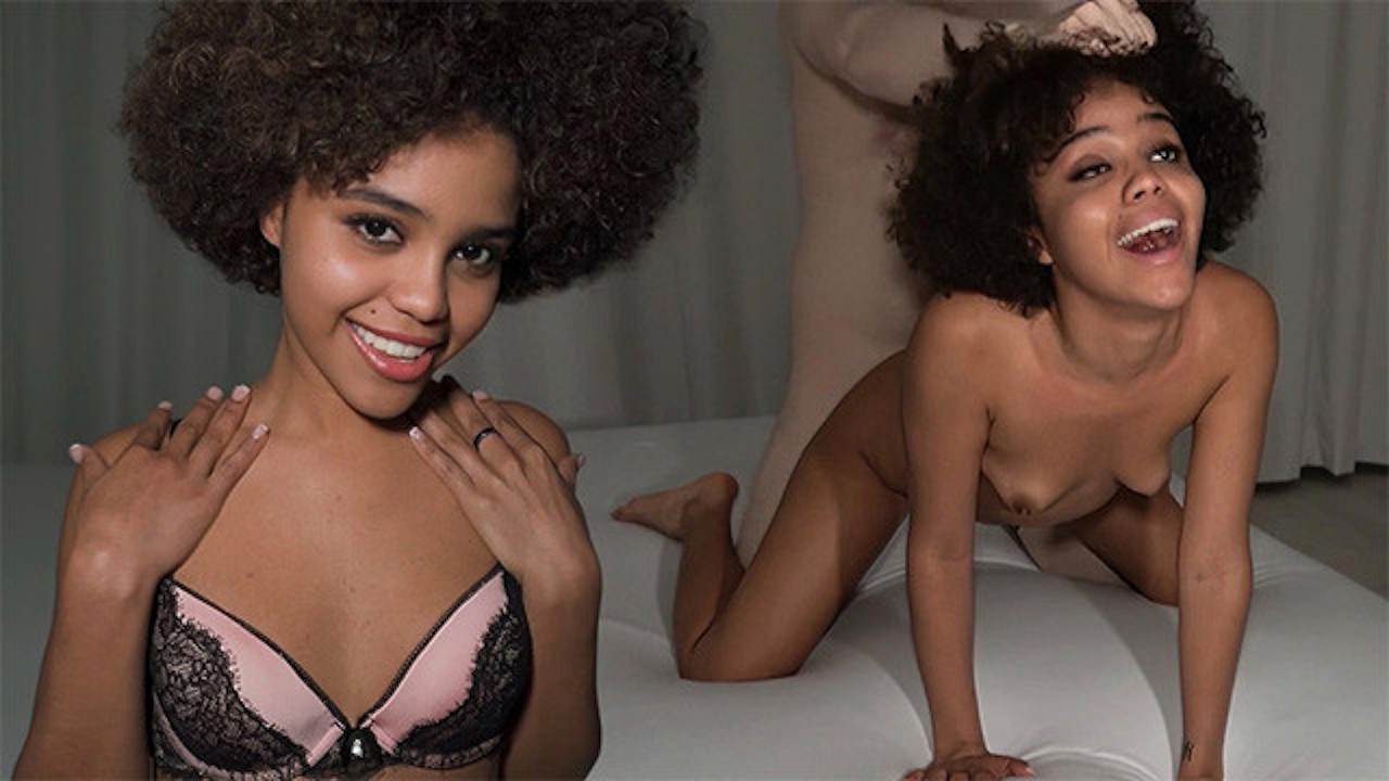 GO WOKE GO BROKE - Rozmanitost Hire zkouší porno - Selva Lapierda