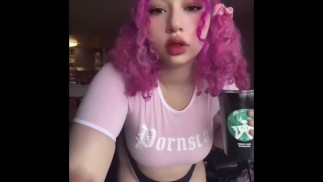 Пухленькая порнозвезда с большими сиськами