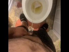 Por tenerlo chico me engañan