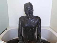 Rubber slave subjected to water torture💕