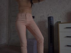 Desperation Pee In Jeans! Pants Wetting - Screenshot 10 of 16 - Wetting