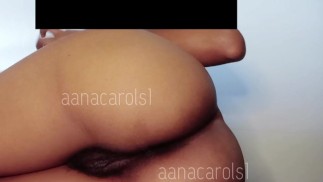 Играю со своей тугой попкой (девственница)