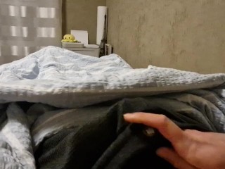 Nachts Im Bett Einen Harten Bekommen