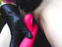 廃墟城の舞踏会を抜け出した赤い貴婦人の淫らな背徳遊戯 - Screenshot 11 of 16 - 日本人女性のオナニー