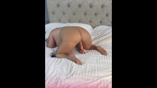 submissive Hotwife in pantyhose gets a huge facial