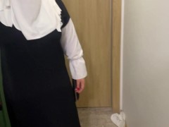 Арабская горничная соблазнила клиента в номере отеляخادمة عربية قامت بإغراء عميل في غرفة فندق - Screenshot 1 of 16 - Arab