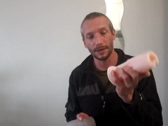 The Lovense Max 2 - Review Of The Lovense Vibrating And Sucking Male Stroker - UKDAZZZ