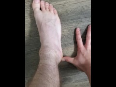 Big Feet Does Not Mean A Big Dick
