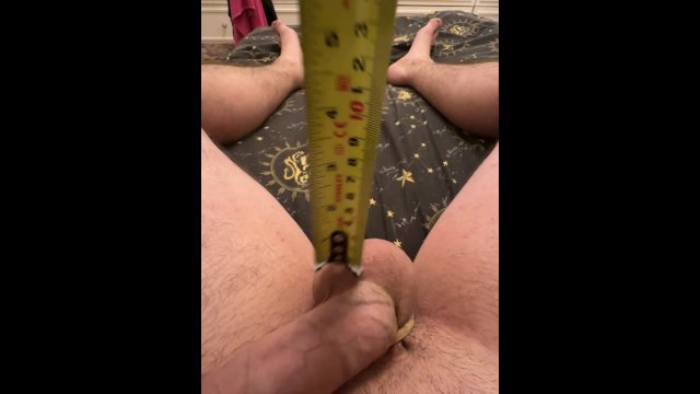 This thing have 16 centimeters. That's crazy man. I never see so huge things like this