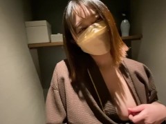 トイレでオナニー中に撮影者が勃ってしまったのでフェラしちゃいました/オナニー/フェラ/素人/日本人/カップル/陰毛 - Screenshot 1 of 16 - Real Couple