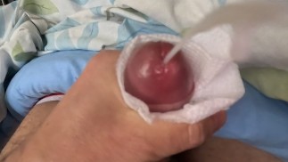 Masturbation im roten Höschen, dickes Sperma
