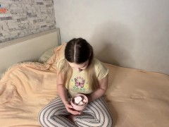 Игра со сводной сестричкой в "пухлого кролика" - Screenshot 3 of 16 - Horny Girl