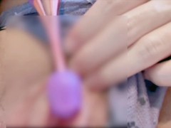 人妻薄毛のモリマンおまんこ、我慢したけど最後はヒクヒクイキ💓敏感クリとぷっくり大陰唇💋Japanese wife's hairy puffy pussy orgasm