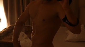 Before he could take off his towel, the pumped-up guy began to furiously jerk off his dick