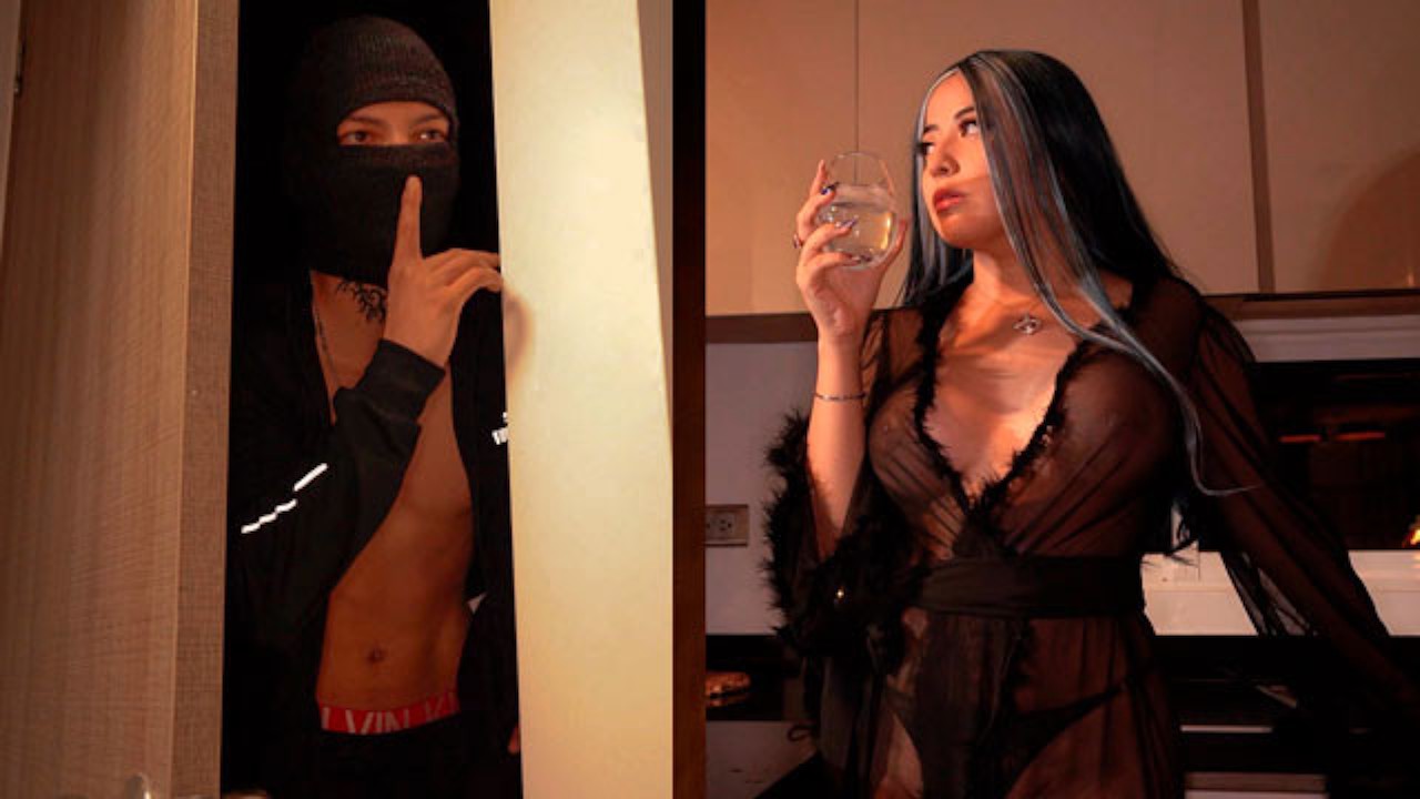 Busty housewife gets fucked by a burglar who breaks into her house - use my  Honey Play Box toy