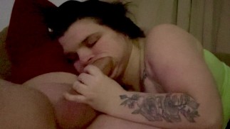 Milf deep throats BWC on the couch