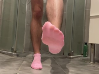 Мастурбация в носках Pink