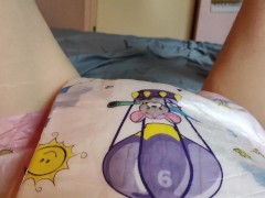 Emptying Full Bladder on my Fresh Diaper before I change into it [shy bladder]