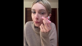 Trans girl does her makeup