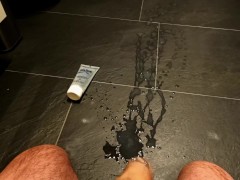 XXL Cock and Giant Cumshot