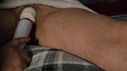 Связал ее и заставил сквиртовать, пока ее тело не затрясется