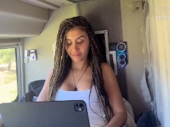 Beatrice Segreti è troppo arrapata e seduce un uomo in bus! Sesso pubblico amatoriale e rischioso - Screenshot 1 of 16 - Beatrice Segreti