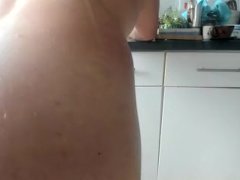 webcam cleaning dishes