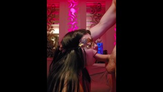 Chica universitaria cachonda de 20 años mamada áspera #Part 1 garganta profunda dura