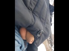 Компиляция. Мочеиспускание в снег в общественных местах - Screenshot 13 of 16 - Outdoor