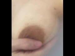 入浴中に乳首立っちゃった - Screenshot 2 of 16 - 入浴