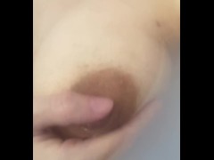 入浴中に乳首立っちゃった - Screenshot 4 of 16 - 乳首