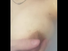 入浴中に乳首立っちゃった - Screenshot 5 of 16 - 入浴