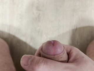Fast Cumshot on the Floor