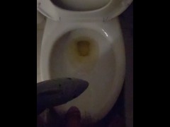 Shark attack. - Screenshot 14 of 16 - Toilet