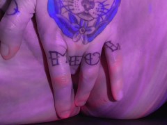 UP CLOSE PUSSY PLAY, FINGERING, AND CLIT FLEXING - Screenshot 3 of 16 - Fingering