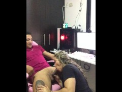 I give a nice deep blowjob