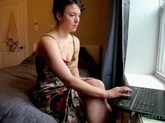 Reading and Undressing - Screenshot 3 of 16 - Brunette
